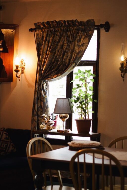 Simple Tips for Creating a Cozy and Inviting Home Environment